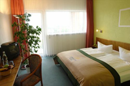 GreenLine Hotel Hellfeld Neubrandenburg Zimmer foto