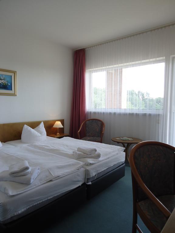 GreenLine Hotel Hellfeld Neubrandenburg Zimmer foto