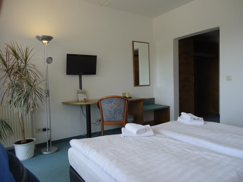 GreenLine Hotel Hellfeld Neubrandenburg Zimmer foto